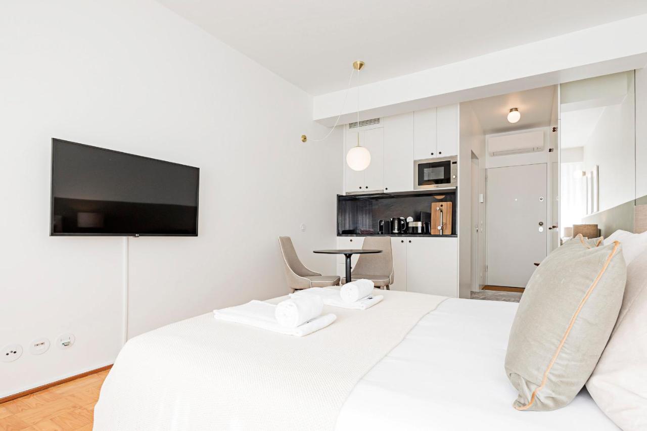 Ceuta Studio Apartments By Lovelystay Porto Exterior photo