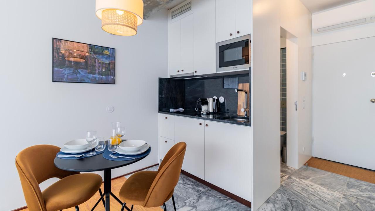 Ceuta Studio Apartments By Lovelystay Porto Exterior photo