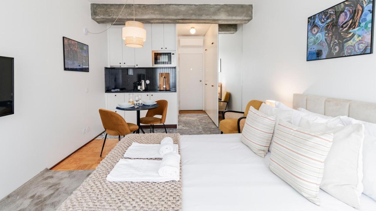 Ceuta Studio Apartments By Lovelystay Porto Exterior photo