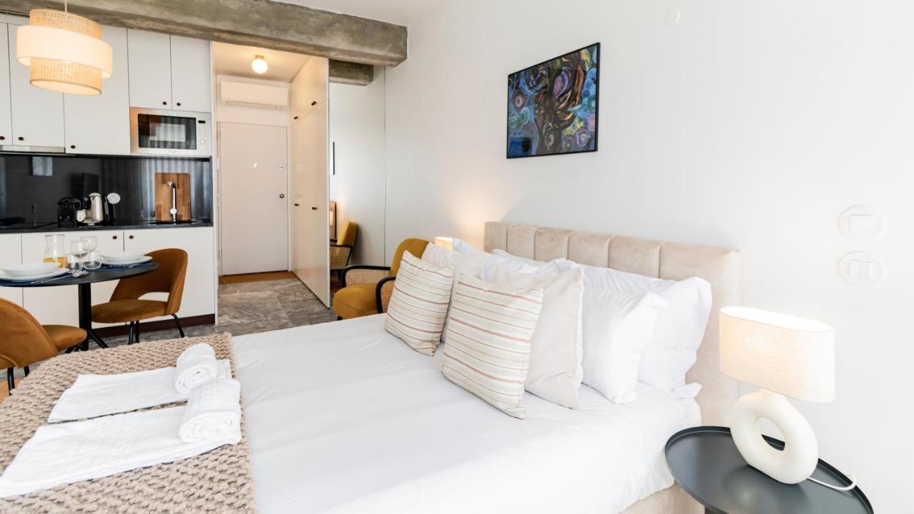 Ceuta Studio Apartments By Lovelystay Porto Exterior photo